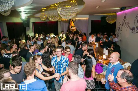 aubrey-club-photos-1 (50)